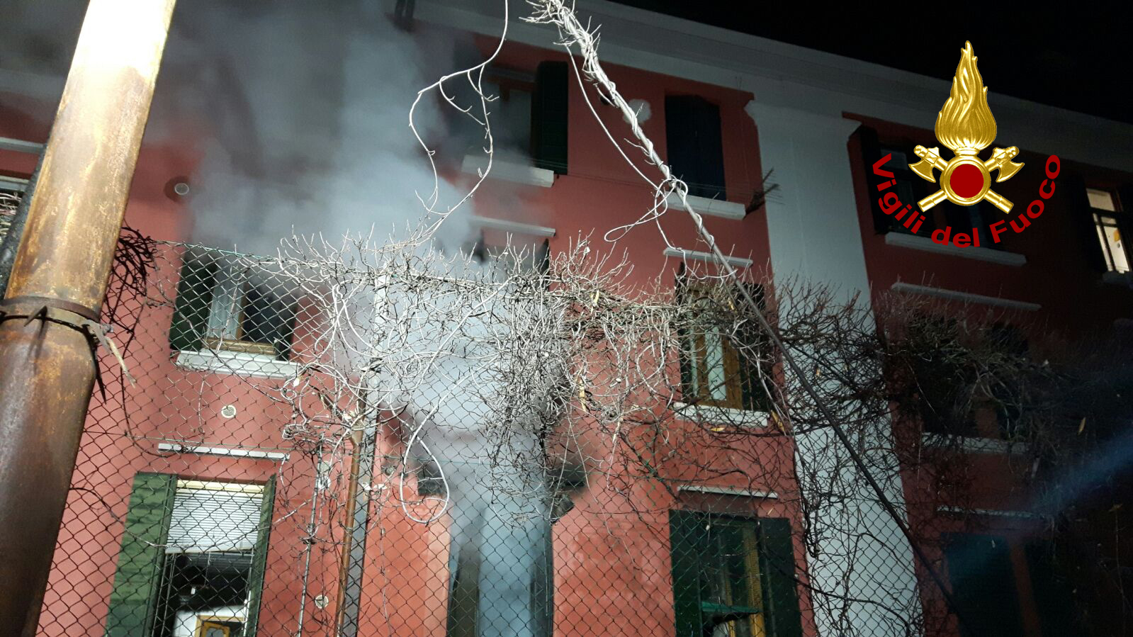 VENEZIA: INCENDIO A SANTA MARTA, SEI PERSONE INTOSSICATE